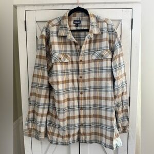 PATAGONIA Men’s flannel shirt size XL. EUC.